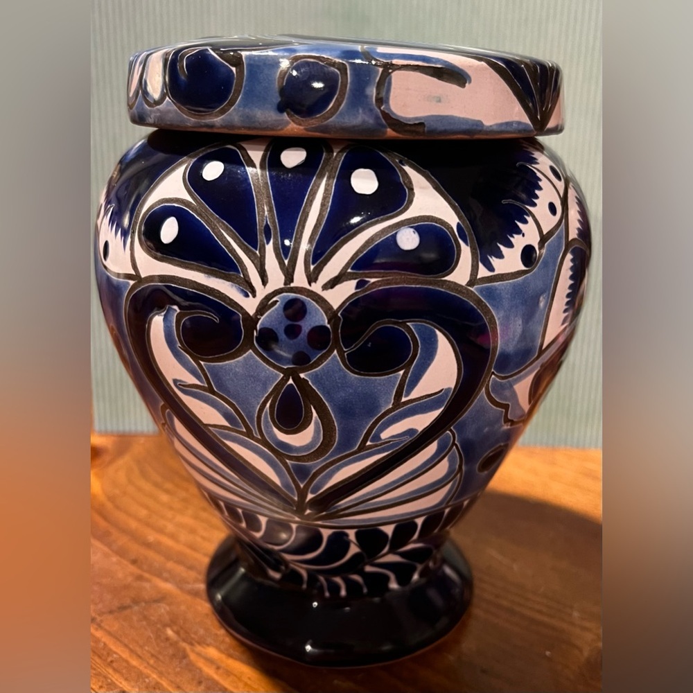Mexican Talavera Style Pottery Hand-Painted Lidded Ginger Jar w/ Flat Lid